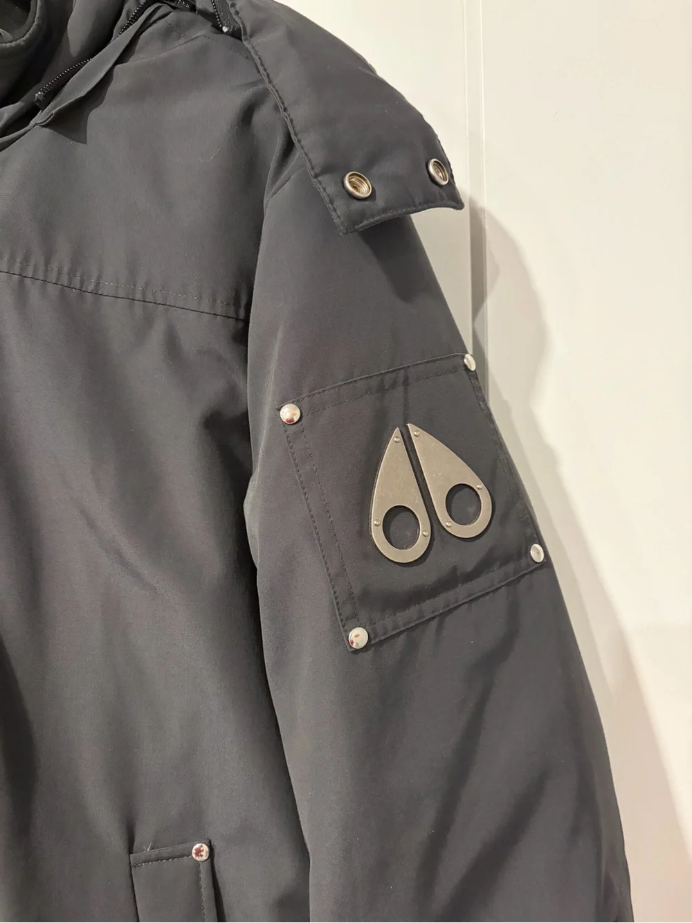 Moose Knuckles Men's Charcoal Gray Puffer Jacket with Hood - Picture 2 of 5